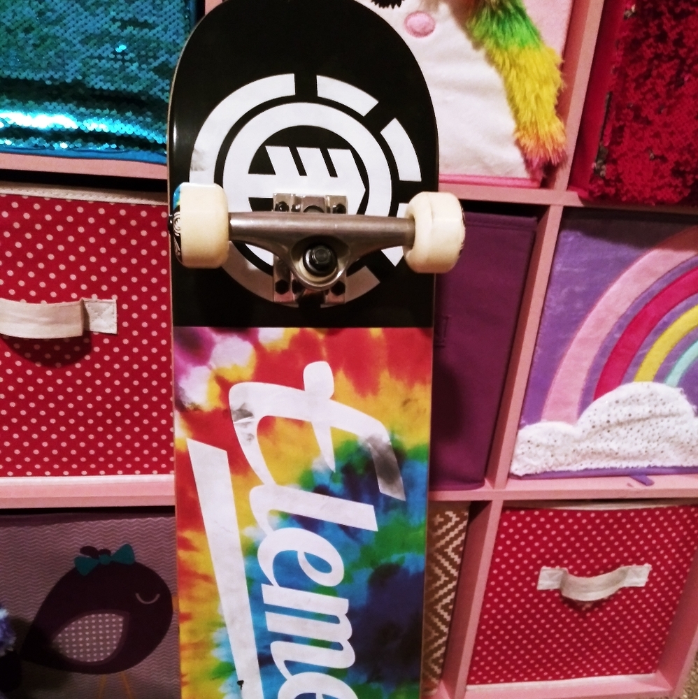 New Element Skateboard